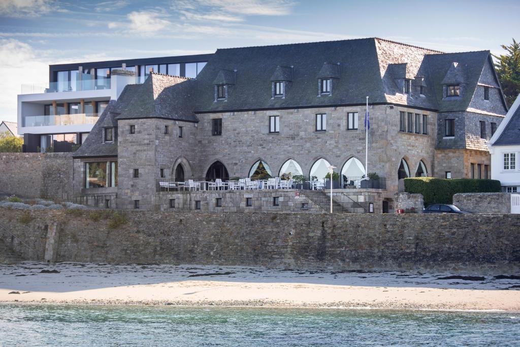Relais & Châteaux Le Brittany & Spa - Location and Surroundings