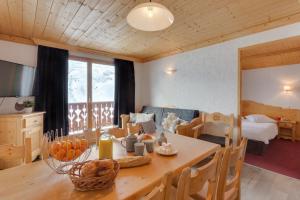 Residence Chalet De L'adonis - Location and Accessibility
