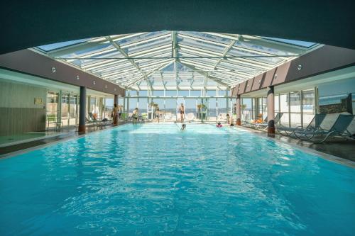 Residence Pierre & Vacances Premium The Hill and the Sea - Indoor Swimming Pool