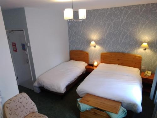 River Hotel - Location and Accessibility