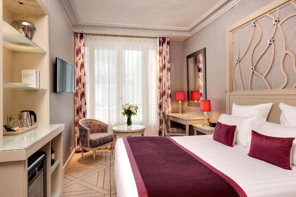 Rochester Champs Elysees - Accommodation and Amenities