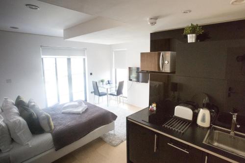 Room Home Stay - Amenities and Features