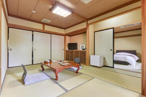 Ryokan Koyokan - Accommodations and Amenities