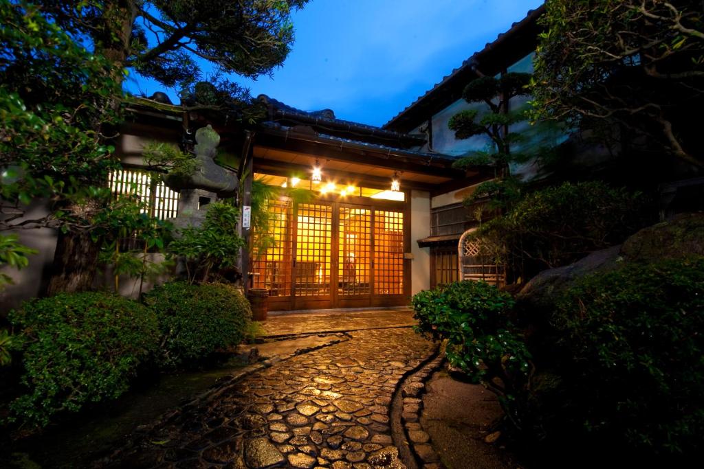 Ryokan Sennari (13 Years or Older) Review