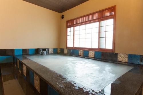 Ryotei Matsuya Honkan Suizenji - Accommodations and Amenities