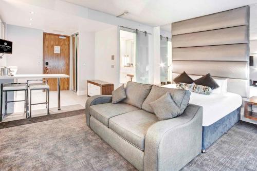 Sandman Signature Newcastle Hotel - Room Types and Amenities