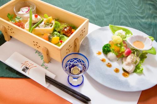Satonoyu Waraku 13 Years or Older - Accommodation Options