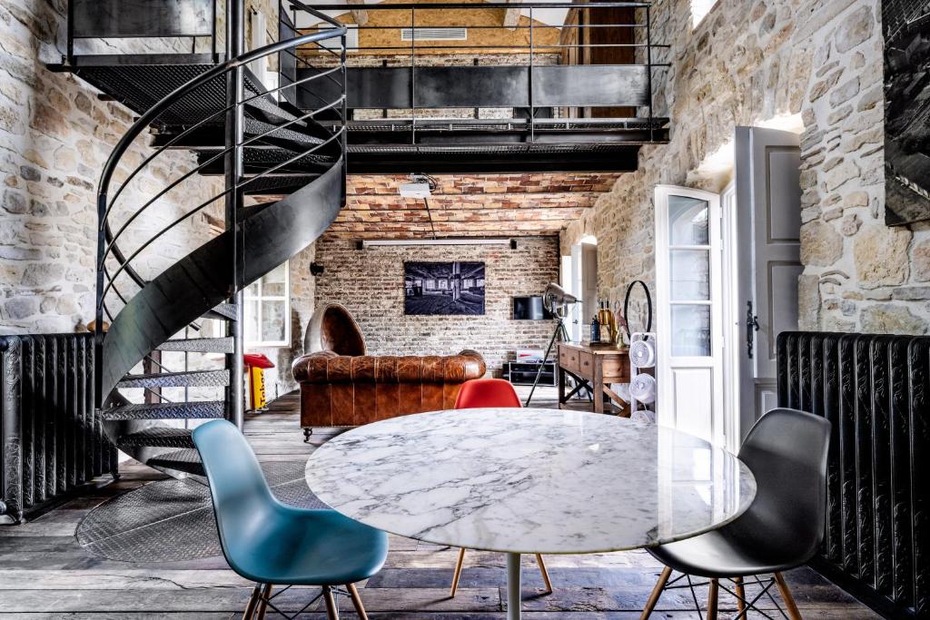 Secret Duzès - the Loft - With Heated Pool - Points About Your Stay