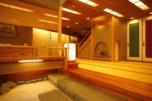 Sennennoyu Koman - Accommodation Options