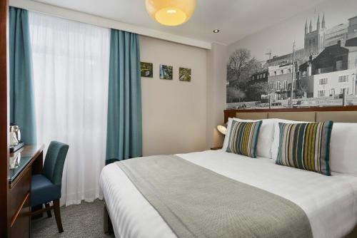 Seraphine Hammersmith Hotel - Accommodations and Amenities
