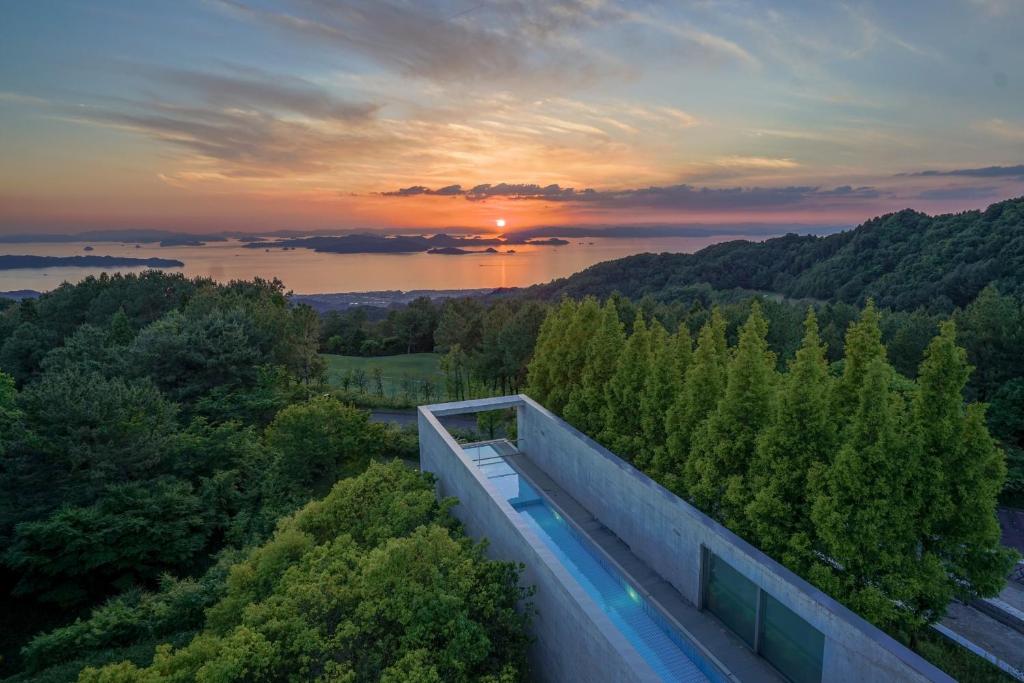 SETOUCHI RETREAT by Onko Chishin Review