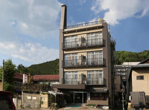 Shimaya - Accommodation Options