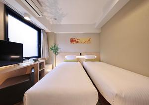 Shinsaibashi-Higashi Crystal Hotel - Location and Accessibility