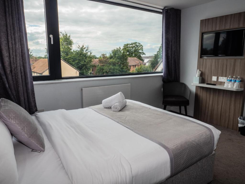 Sky Nights Hotel London Heathrow - Convenient Amenities