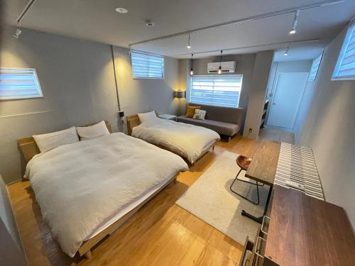 Soco Rooms - Location and Nearby Attractions