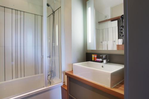 Suite Home Aix En Provence Sud TGV - Amenities and Services