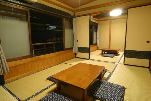 Tajimaya - Guest Reviews and Ratings