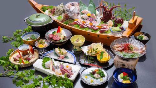 Tenku Hotel Kairo - Amenities and Services