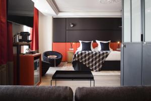 Terrass Hotel - Prime Location in Montmartre
