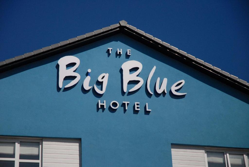 The Big Blue Hotel - Blackpool Pleasure Beach - Amenities and Guest Experience