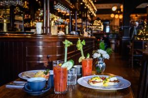 The Crown & Greyhound by Innkeepers Collection - Amenities and Services