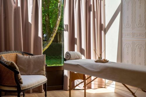 The Demeures of Varennes, BW Signature Collection - Amenities and Services