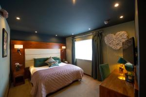 The Devon Hotel - Accommodation and Facilities
