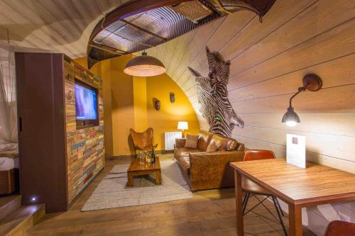 The Enchanted Parenthesis - Exceptional Amenities and Features