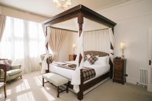 The Falcon Hotel - Amenities and Services