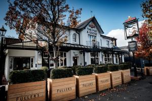 The Fox & Goose Hotel - Guest Experience and Amenities