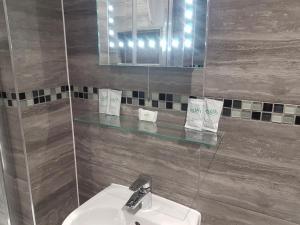 The Glebe Hotel - Facilities and Services