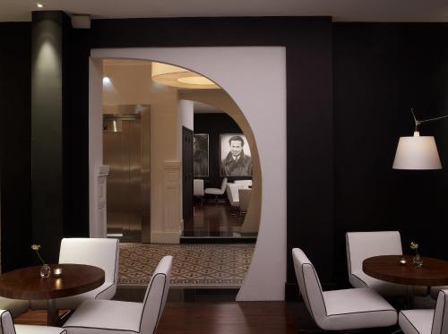 The Grand Balcony Hotel - Convenient Location