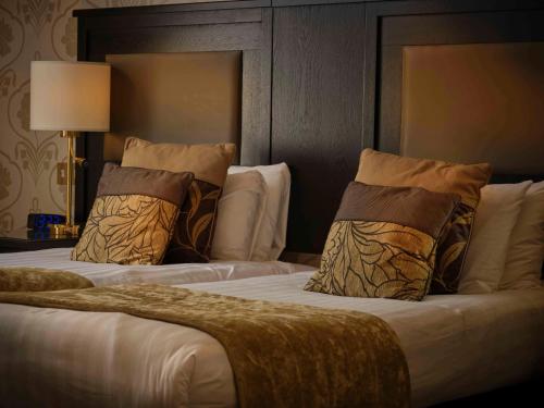 The Grand Hotel - Good To Know