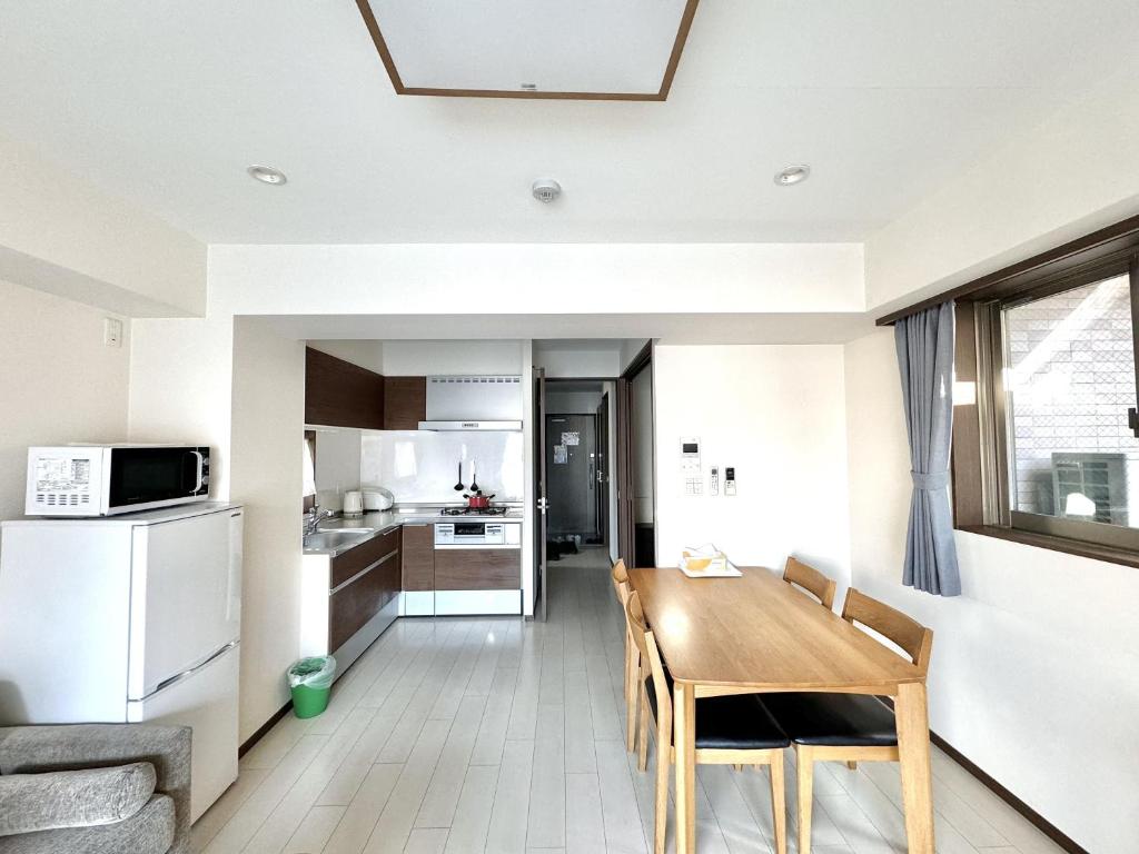 The Great Man's Black Gate Market Incident, 1 Minute After Japan's Takamatsu Station Incident, 2 Minutes After the Road Section's Difficulty in the Heart of the Kinsui Bridge Incident Zone - Property Description