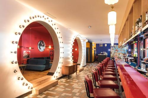 The Guitar - Types of Guitars