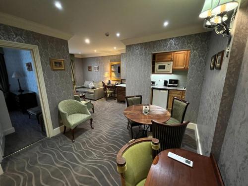 The Leonard Hotel - Accommodation Options
