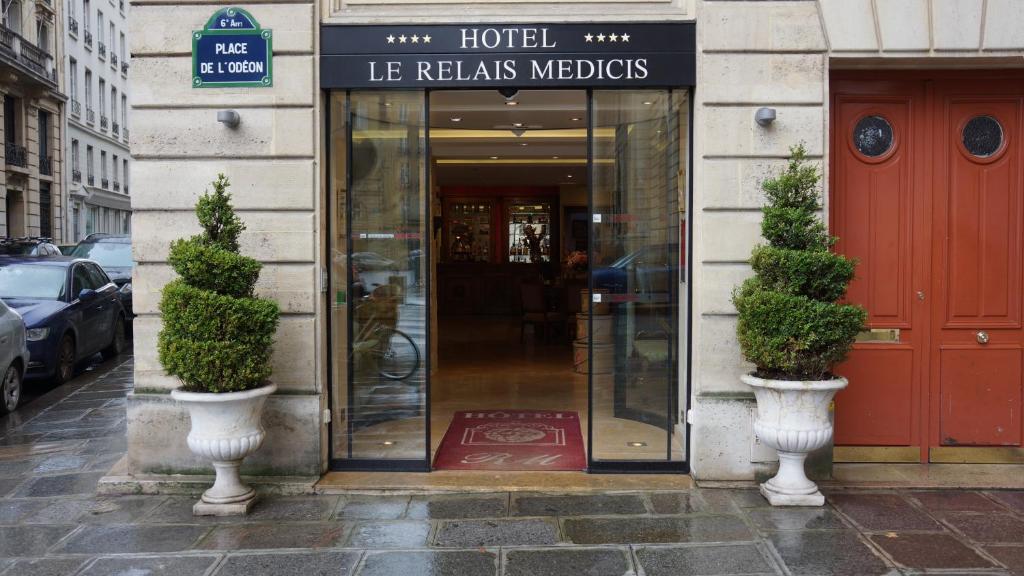 The Medicis Relay - Amenities and Services Offered