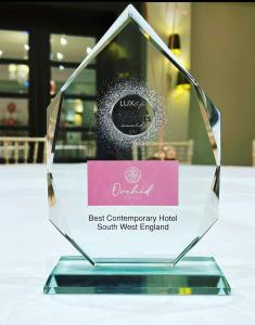 The Orchid Hotel - Convenient Location