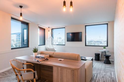 The Originals Boutique, Hotel Maison Montmartre Paris Les Puces - Facilities and Amenities