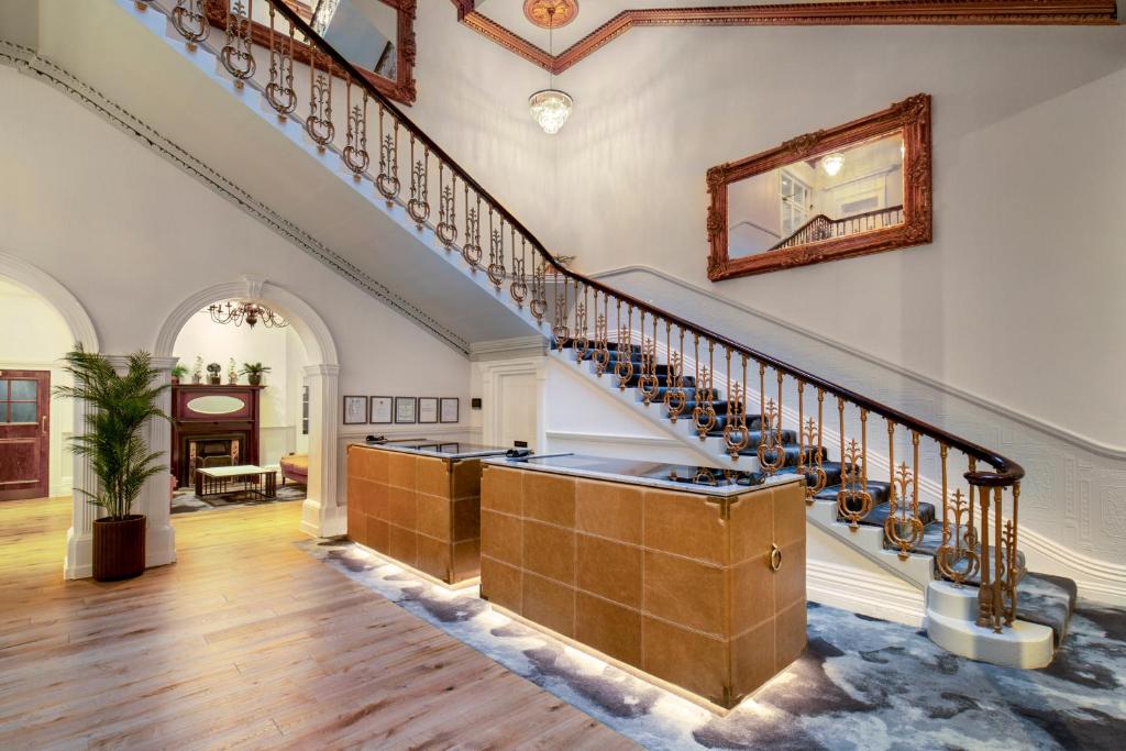 The Queen at Chester Hotel, BW Premier Collection - Hotel History