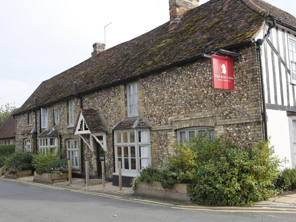 The Red Lion Hotel Review