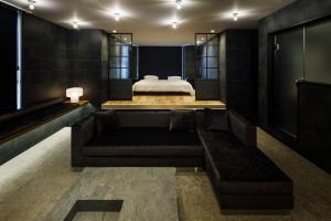 The Screen - Room Features and Accommodations