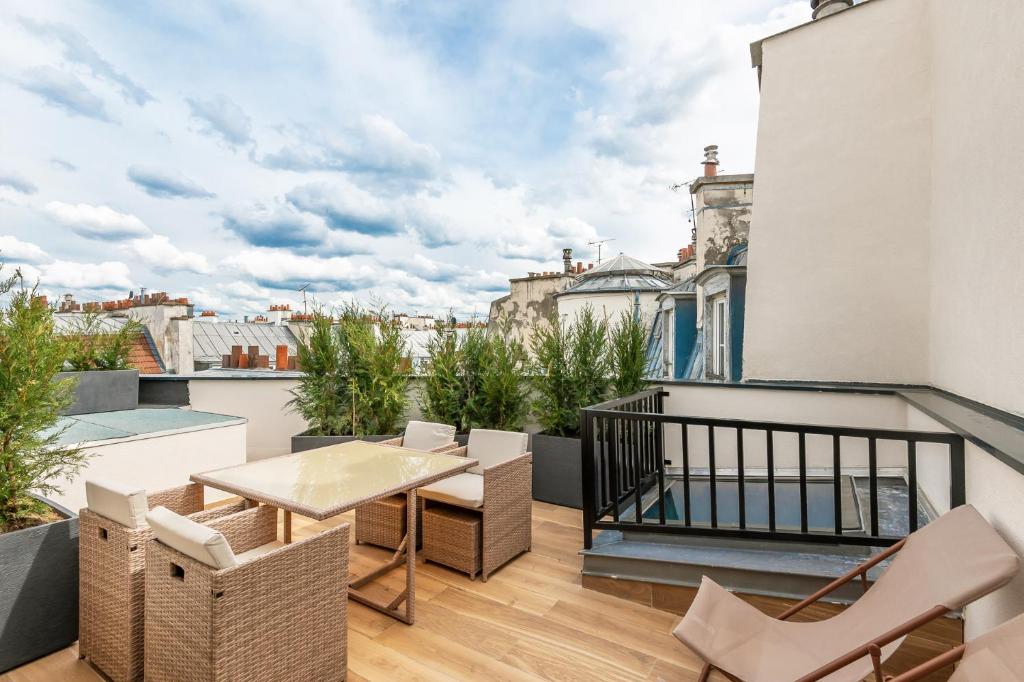 The Suites HCR - Accommodations and Amenities