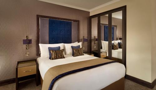 The Westbourne Hyde Park - Amenities and Services