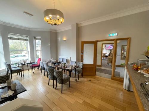 The Westlynne Hotel & Apartments - Accommodation Details