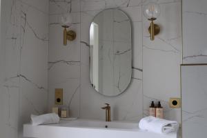 The White Sands - Beachfront Bliss