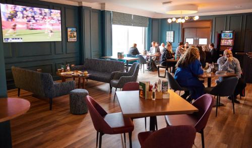Thistle London Heathrow Terminal 5 - Dining and Food Options