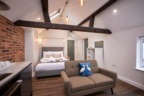 Three Cranes Serviced Apartments - Accommodations and Amenities
