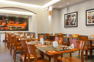 Timhotel Opera Blanche Fontaine - Accommodation Options