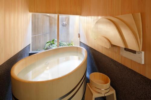 Today's Ondokoro Kamanza Nijo #2 - Accommodations and Amenities
